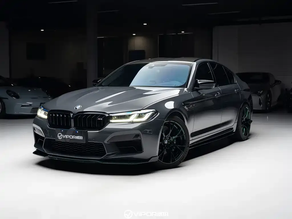 BMW M5 — фото 1