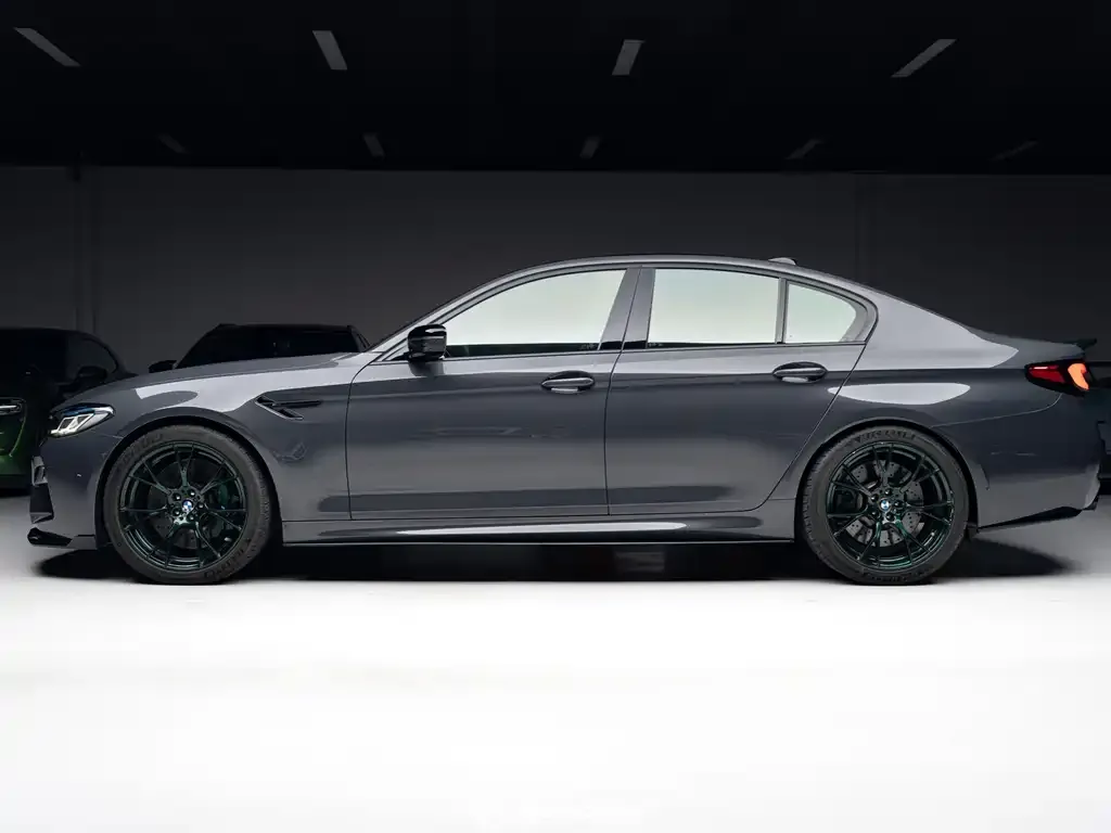 BMW M5 — фото 10