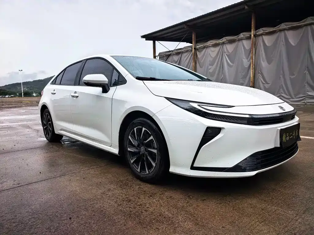 Toyota Corolla — фото 3