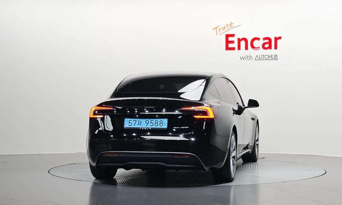 Tesla Model 3 — фото 3