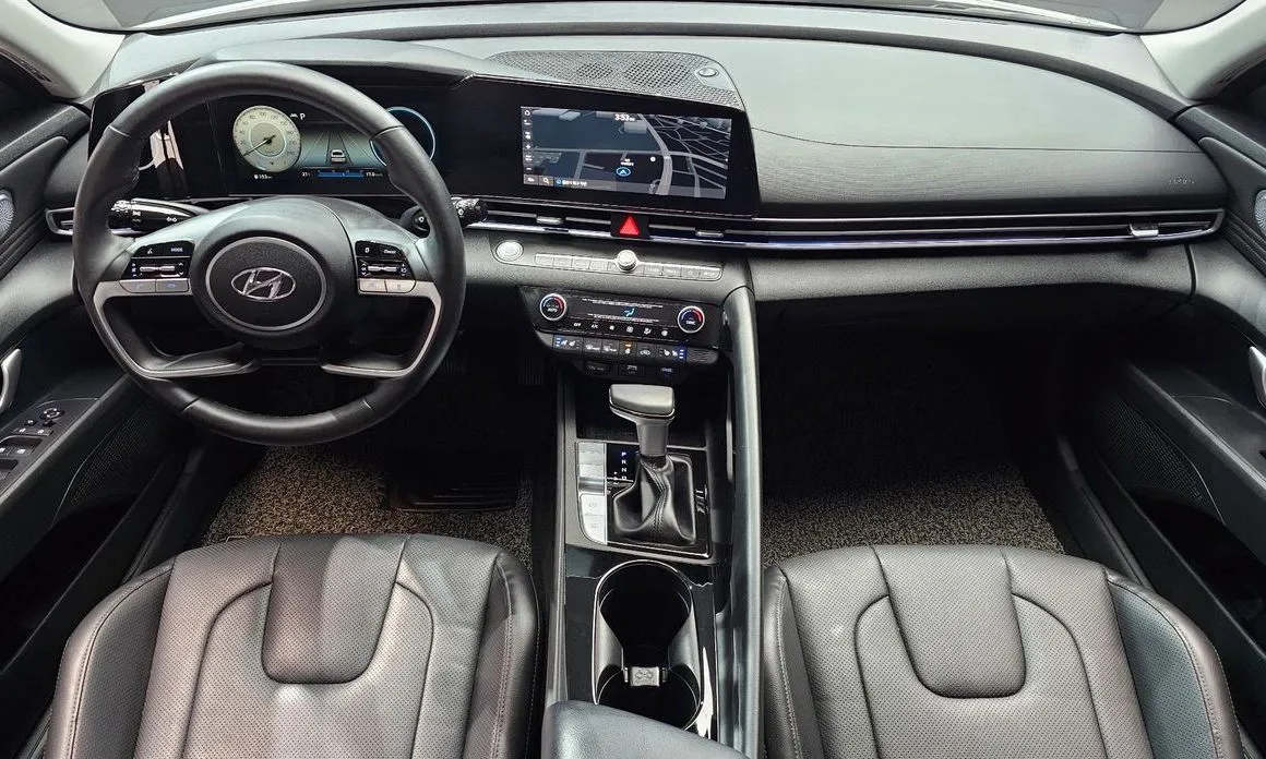 Hyundai AVANTE 2021 из KR, фото 2