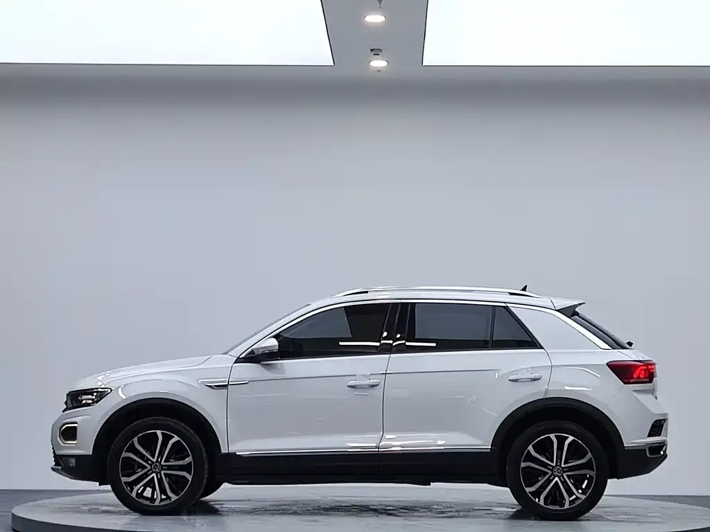 Volkswagen T-Roc — фото 2