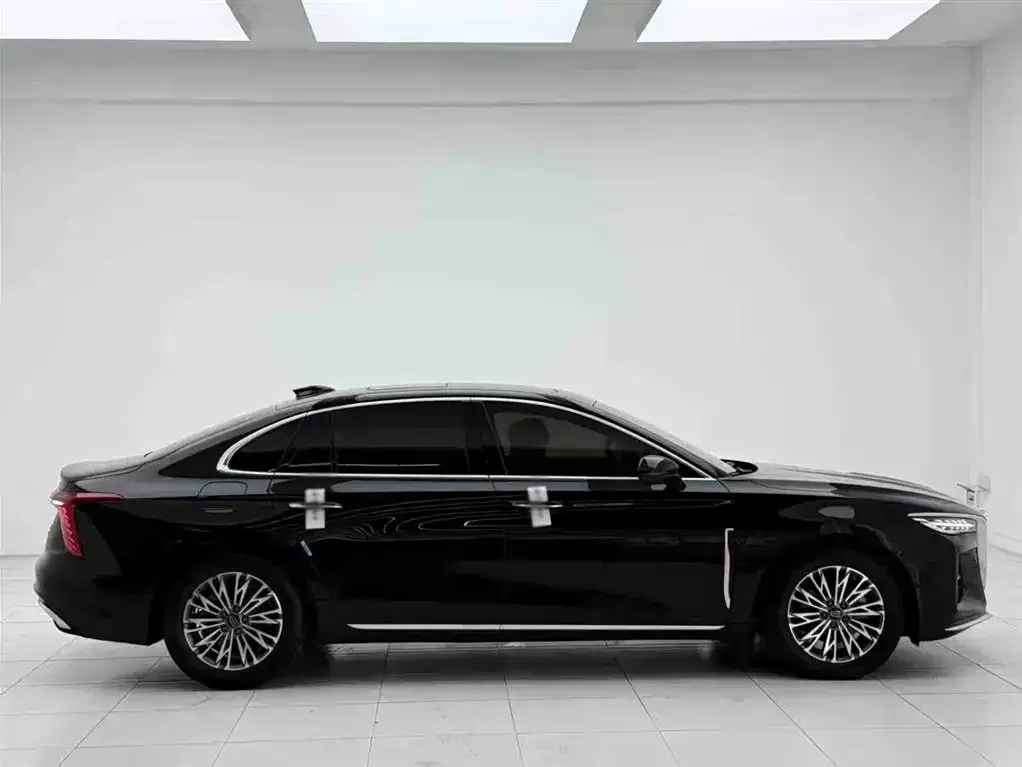 Hongqi H5 — фото 3