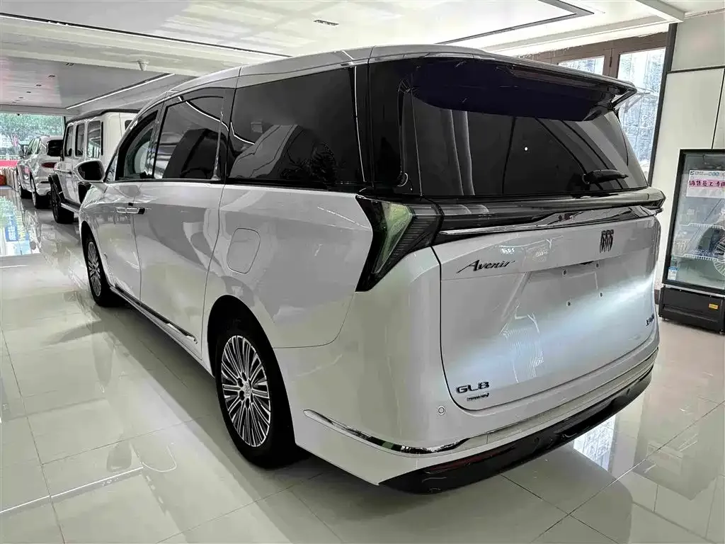 Buick GL8 Hybrid — фото 4