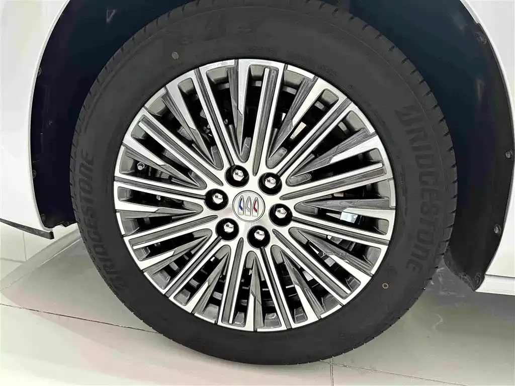 Buick GL8 Hybrid — фото 6