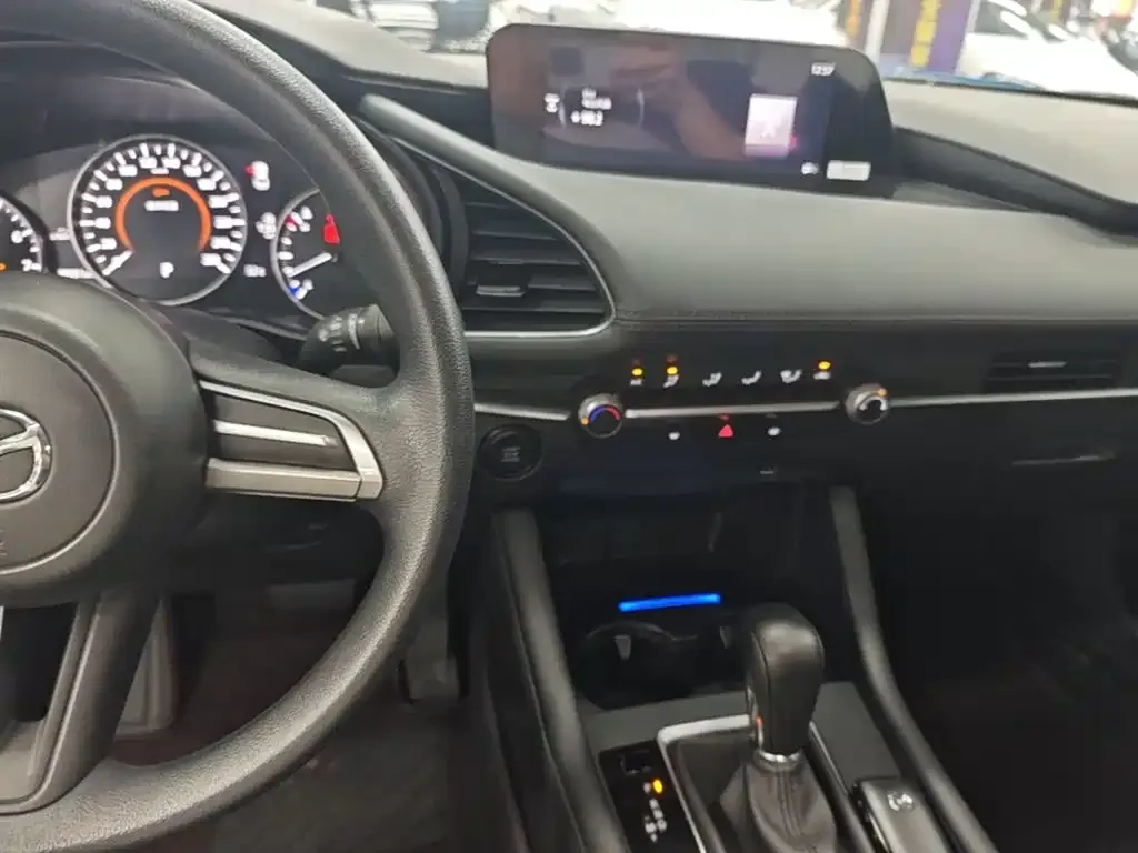 Mazda 3 Axela 2022 из CN, фото 4