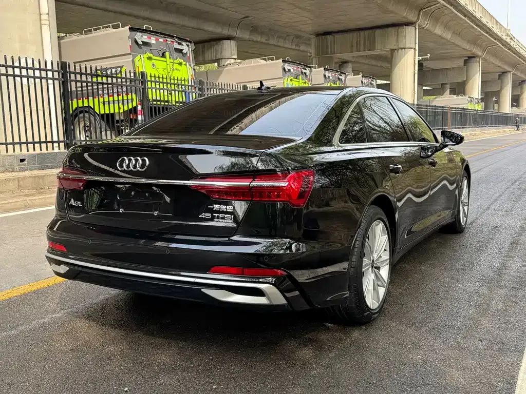 Audi A6L — фото 7