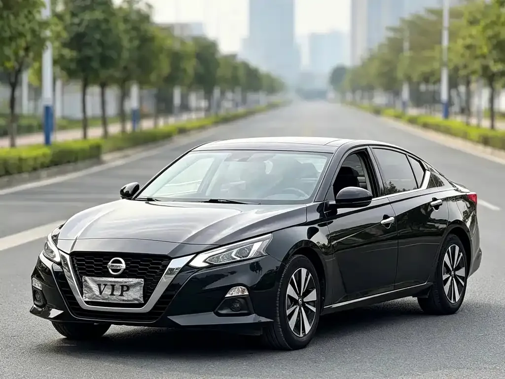 Nissan Teana — фото 1