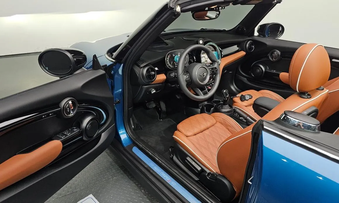 Mini Cooper Convertible — фото 10