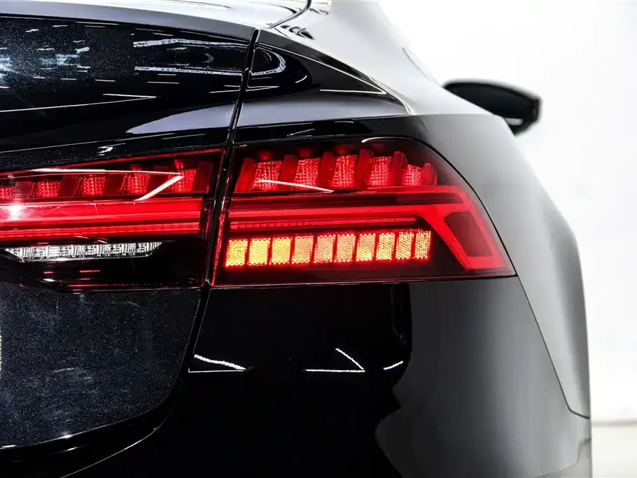 Audi A7L — фото 10