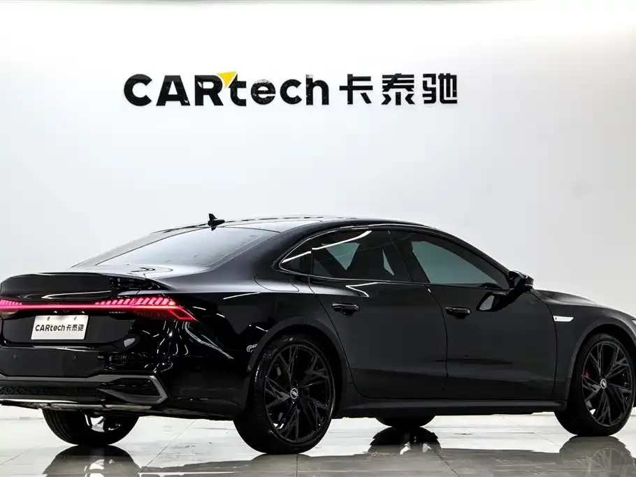 Audi A7L — фото 2