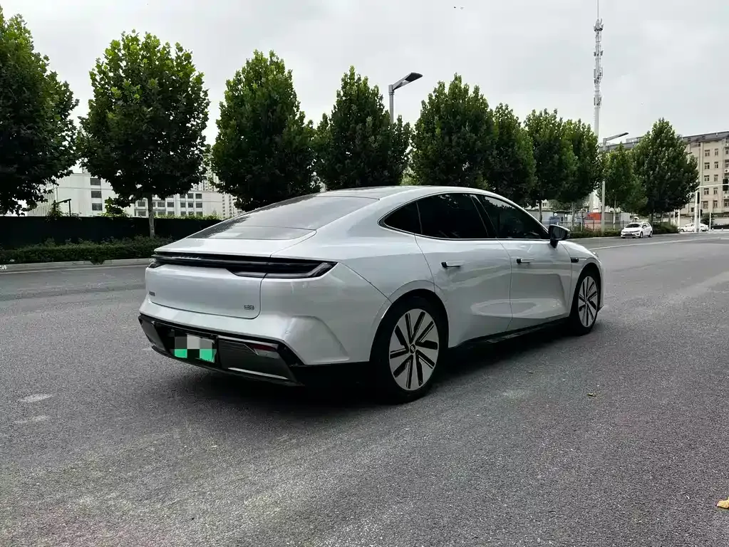 Geely Galaxy E8 — фото 8
