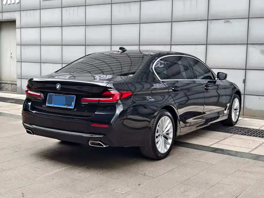BMW 5 Series — фото 4