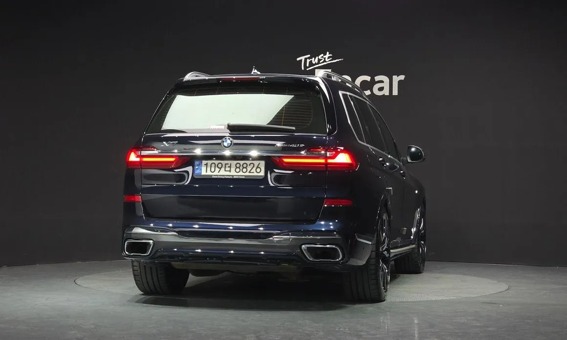 BMW X7 — фото 2
