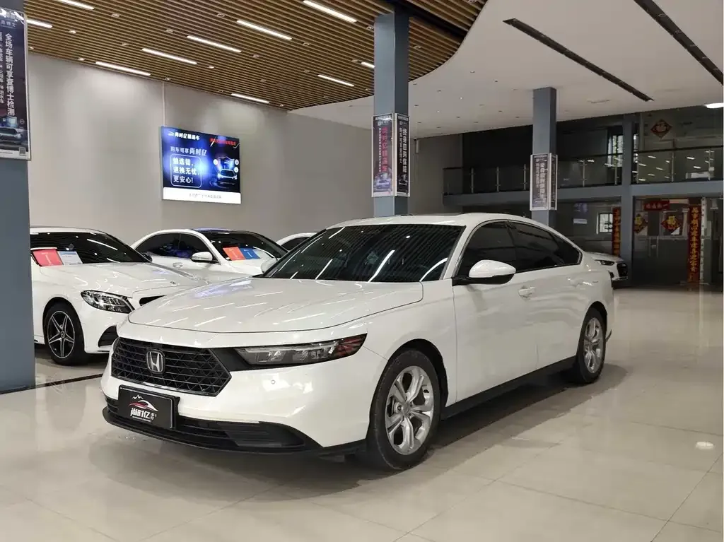 Honda Accord — фото 1