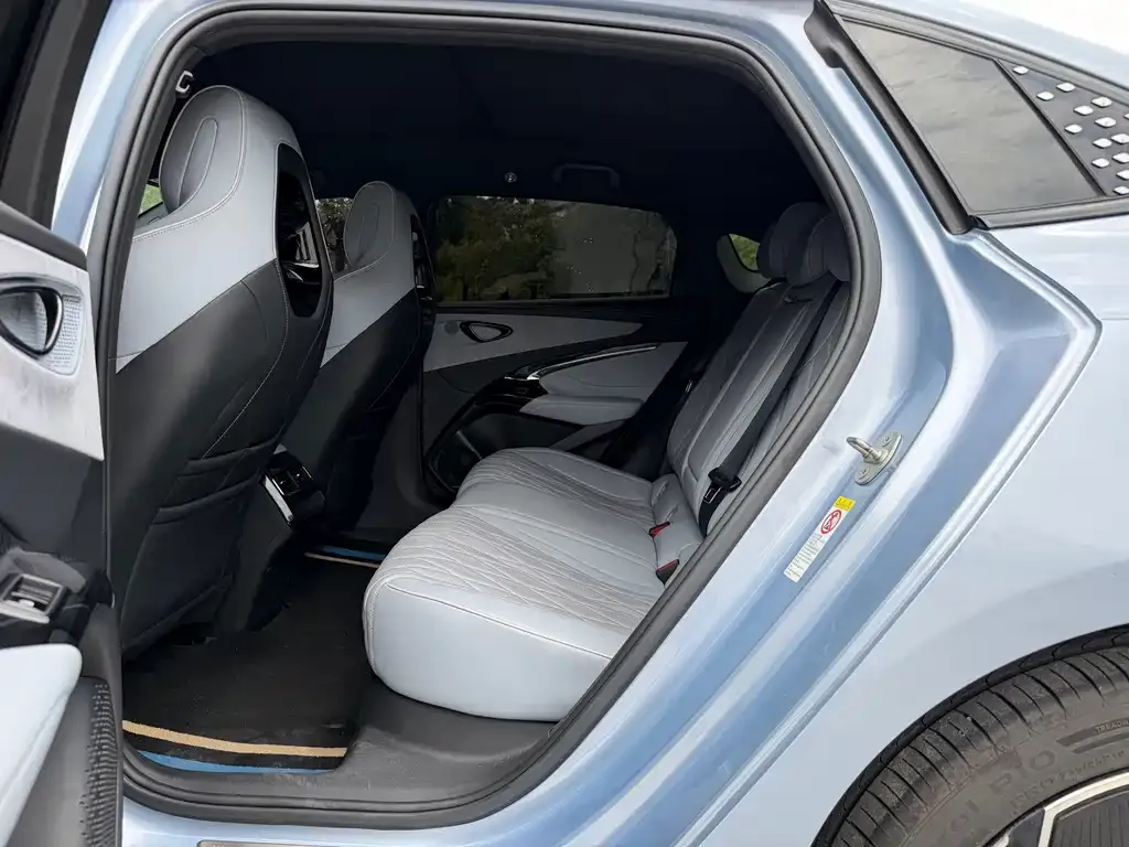 BYD Seal — фото 10
