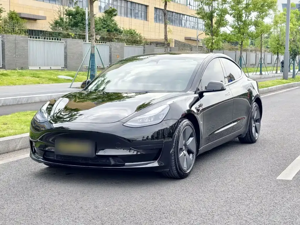 Tesla Model 3 — фото 10