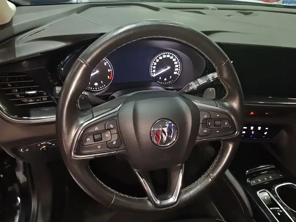Buick Envision Plus — фото 2