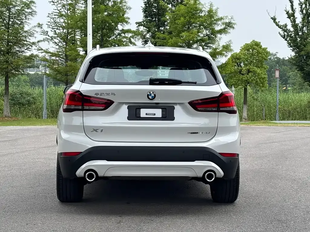 BMW X1 — фото 9