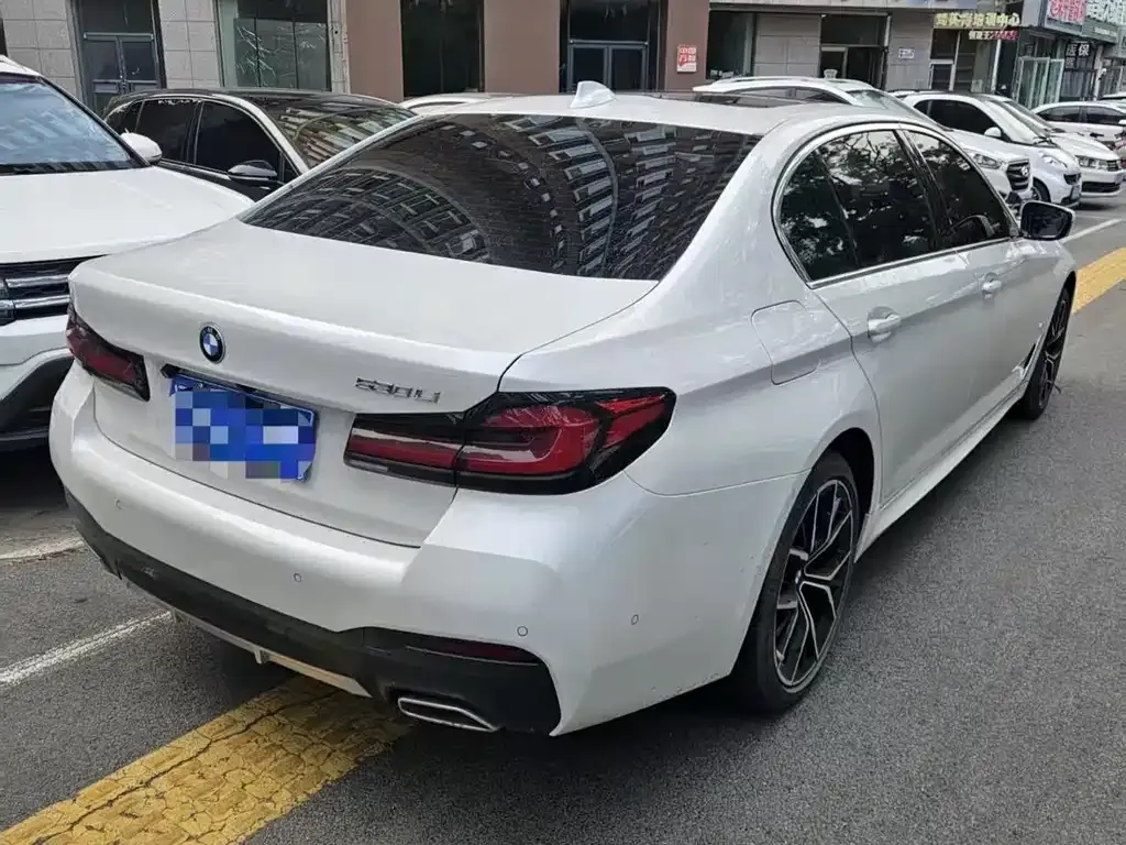 BMW 5 Series — фото 4