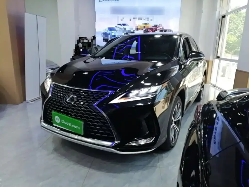 Lexus RX — фото 1