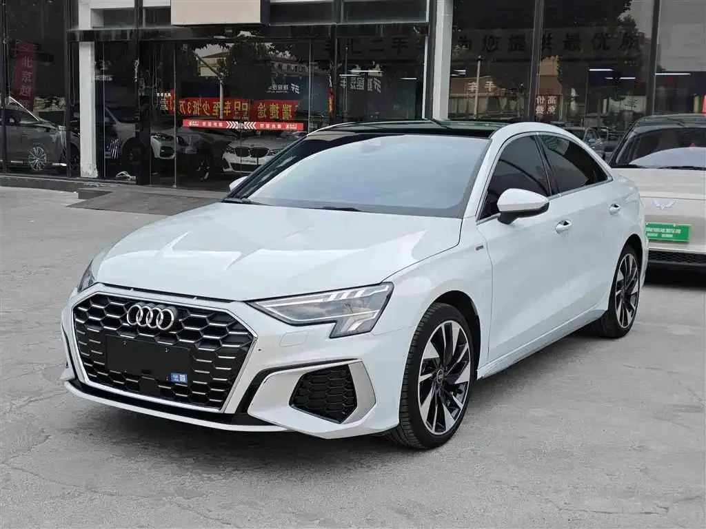 Audi A3 — фото 1