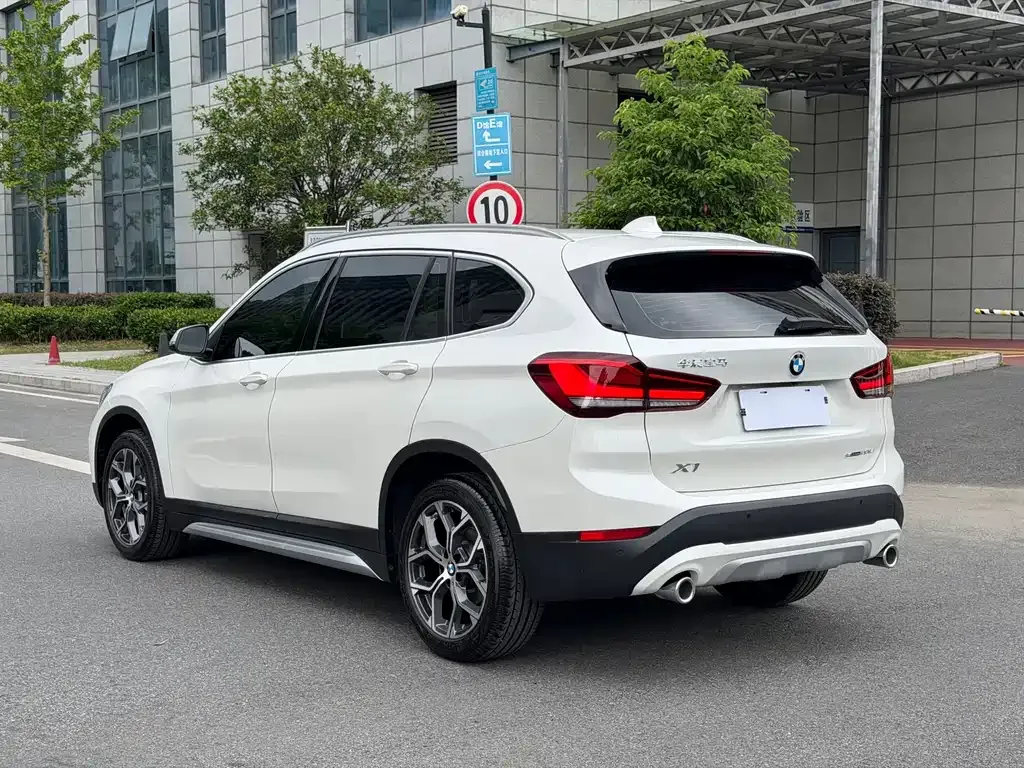 BMW X1 — фото 10