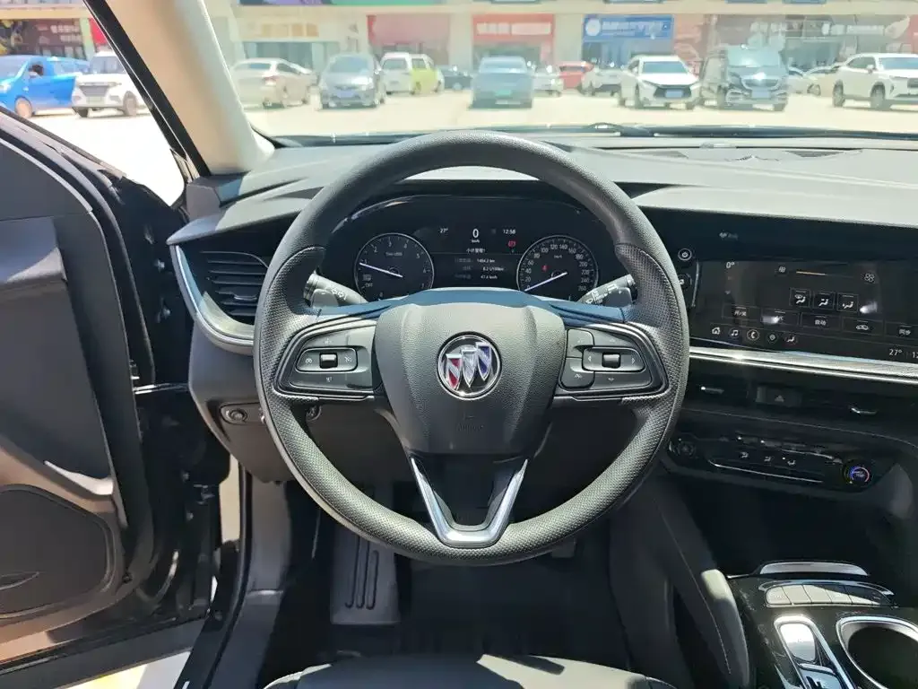 Buick Envision Plus — фото 7