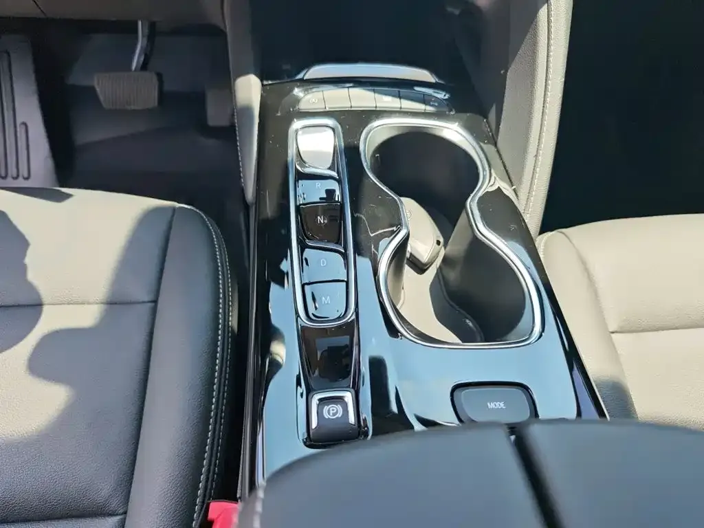 Buick Envision Plus — фото 4