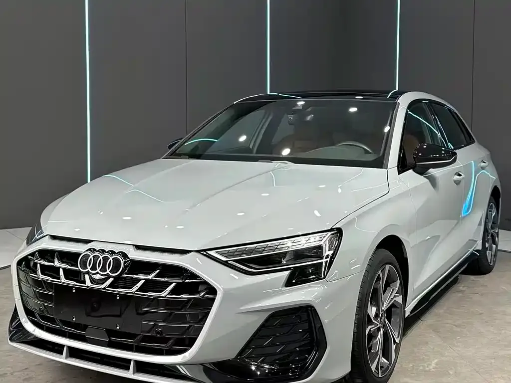 Audi A3 — фото 1