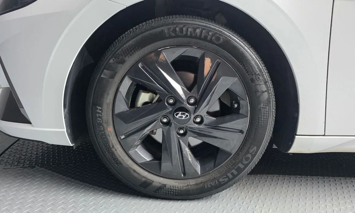 Hyundai AVANTE — фото 9