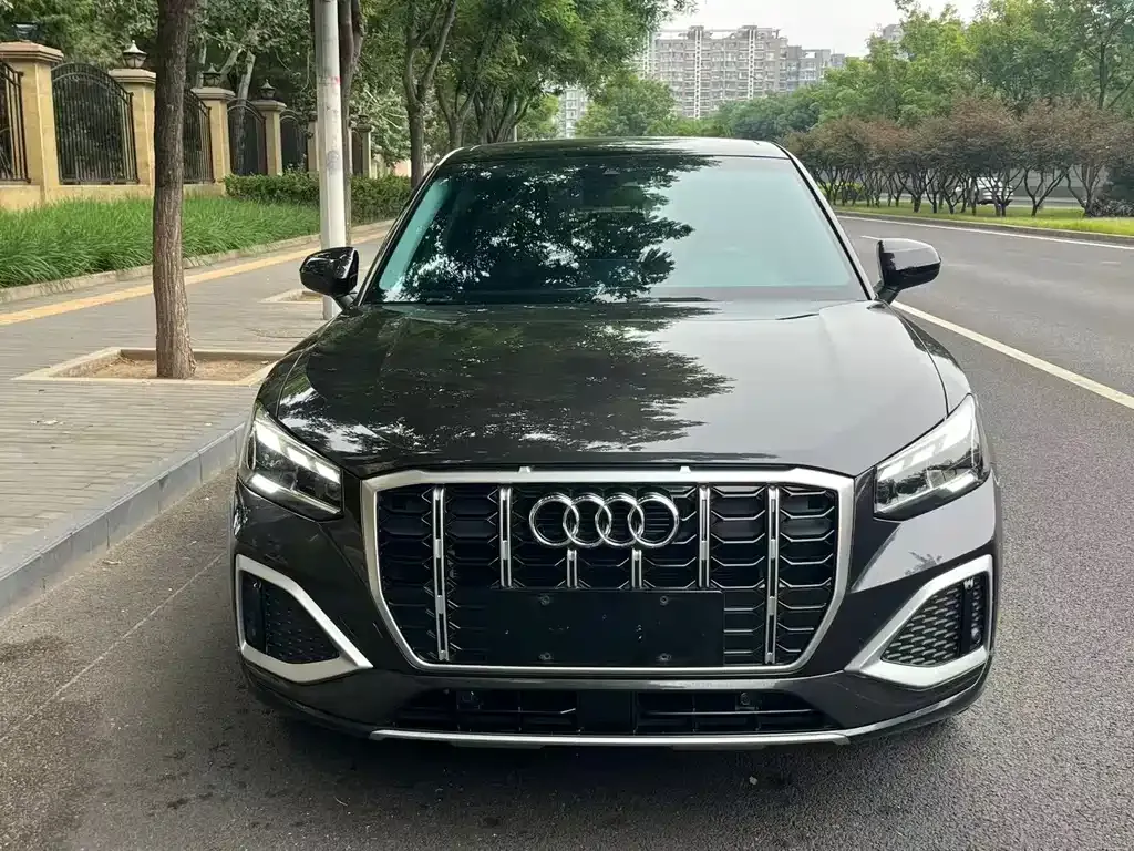 Audi Q2L — фото 7