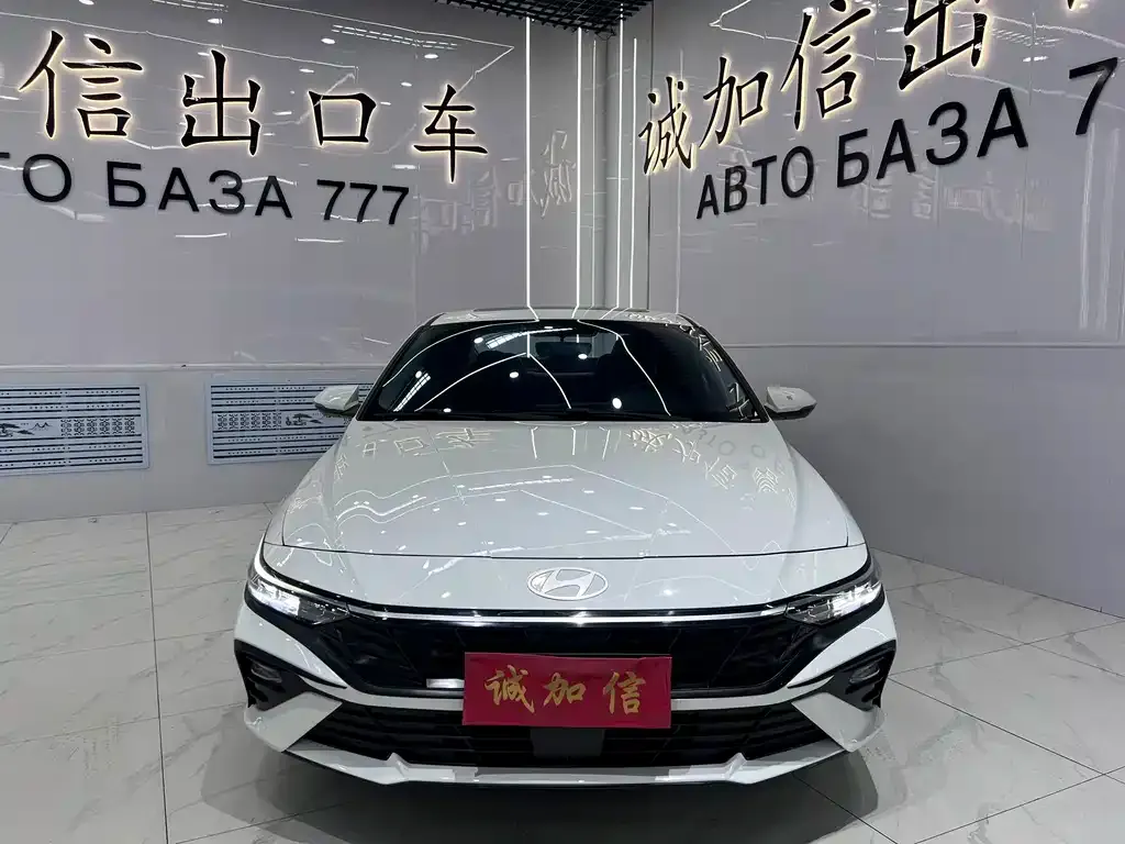 Hyundai Elantra — фото 4