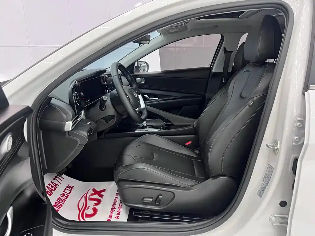 Hyundai Elantra — фото 9