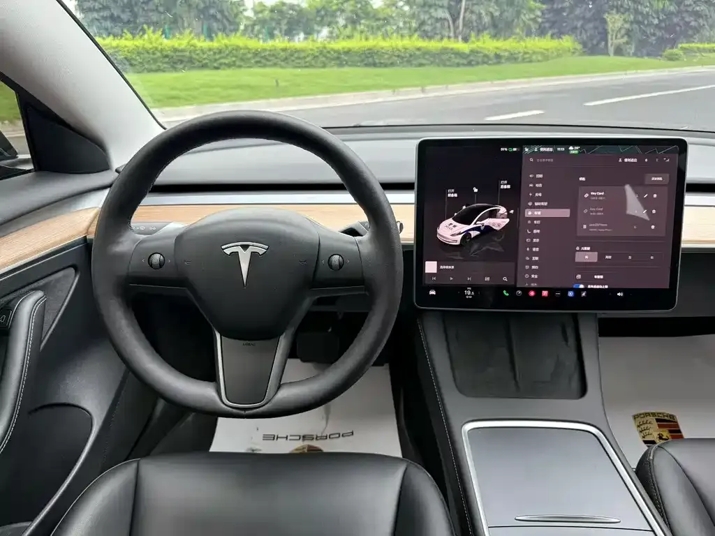 Tesla Model 3 — фото 3