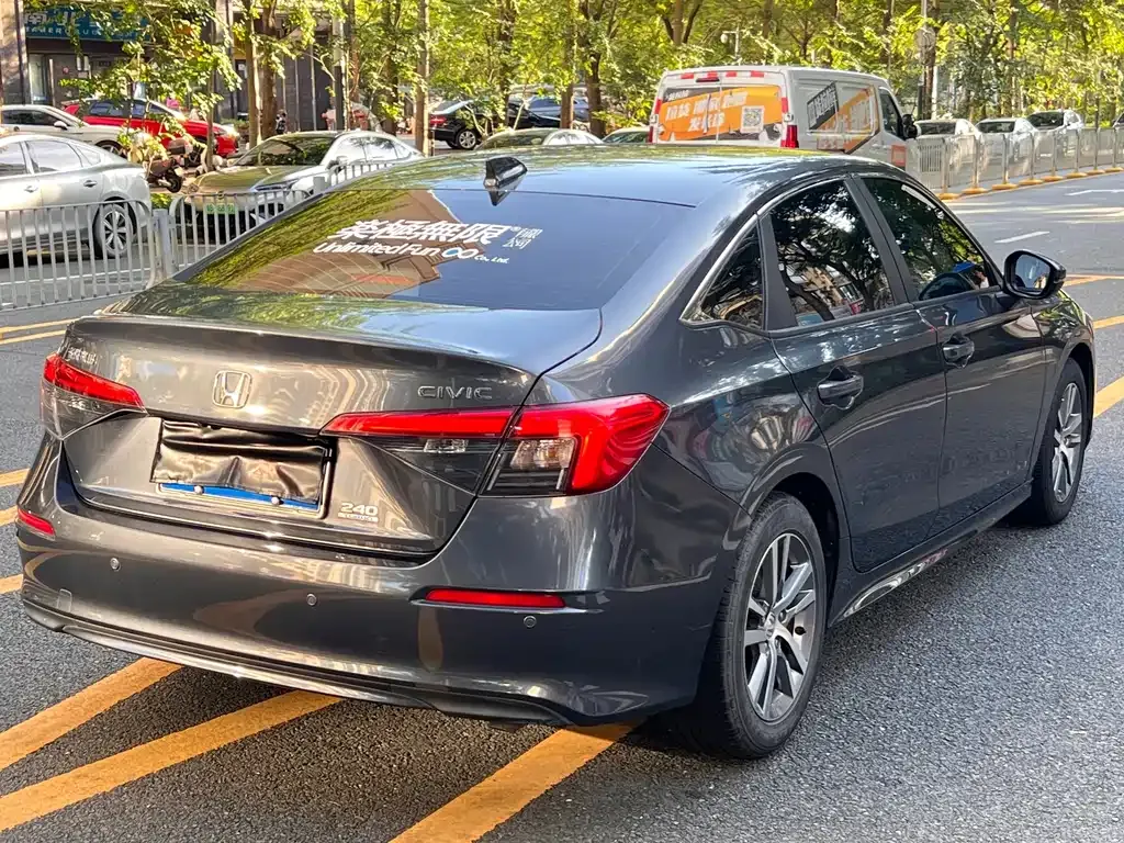 Honda Civic — фото 8