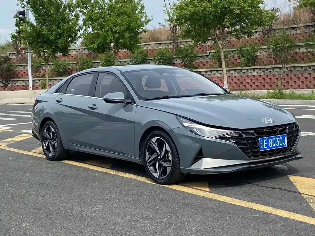 Hyundai Elantra — фото 10