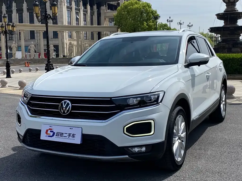Volkswagen T-Roc — фото 1