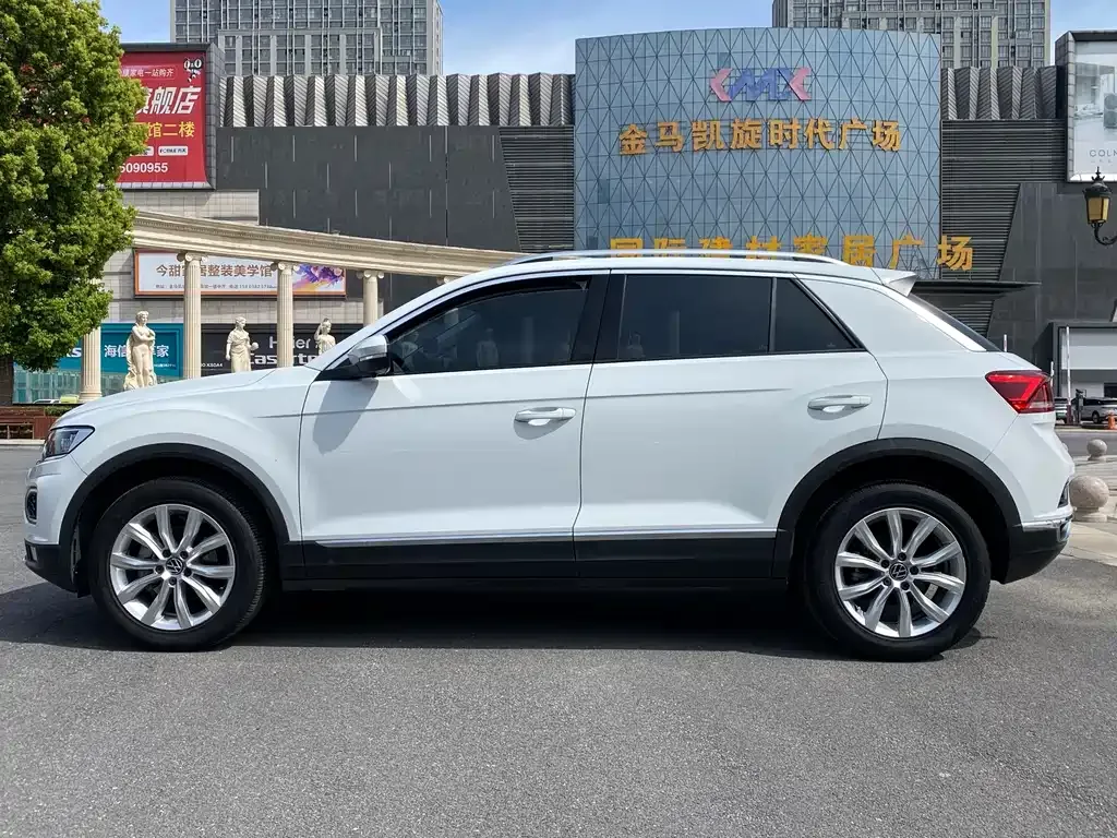 Volkswagen T-Roc — фото 9