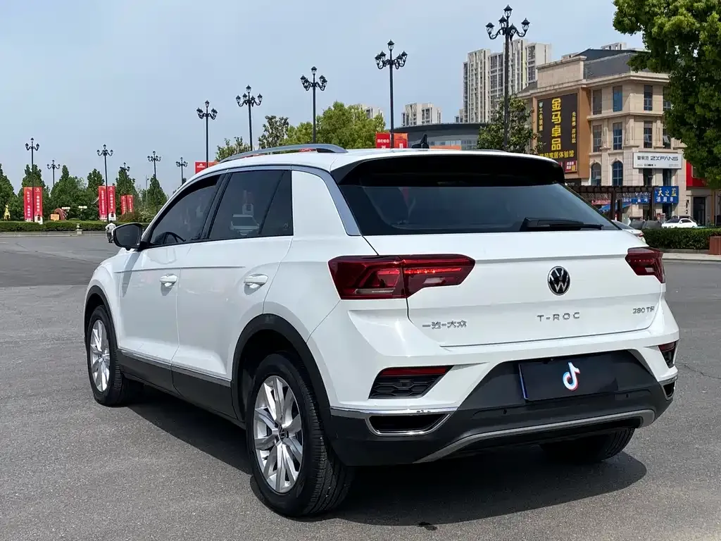 Volkswagen T-Roc — фото 7