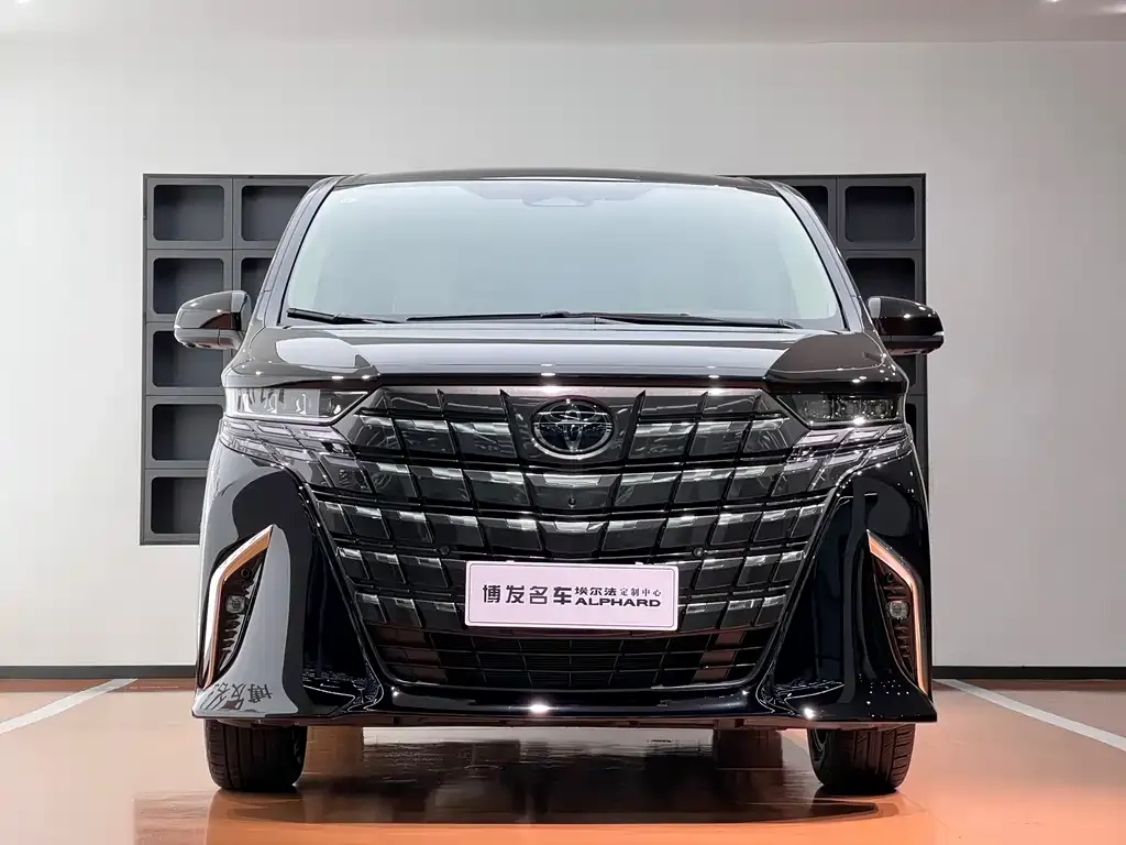 Toyota Alphard — фото 7