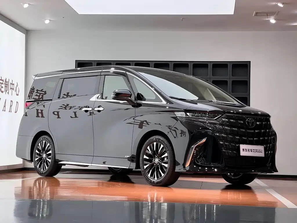 Toyota Alphard — фото 2