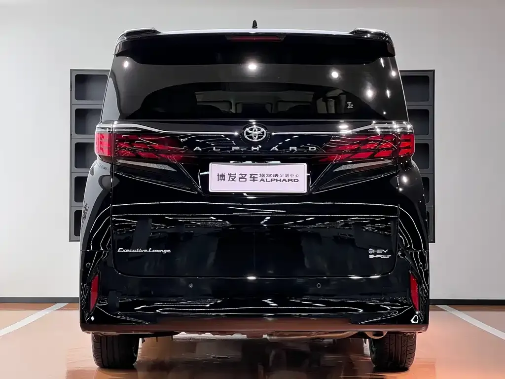 Toyota Alphard — фото 8