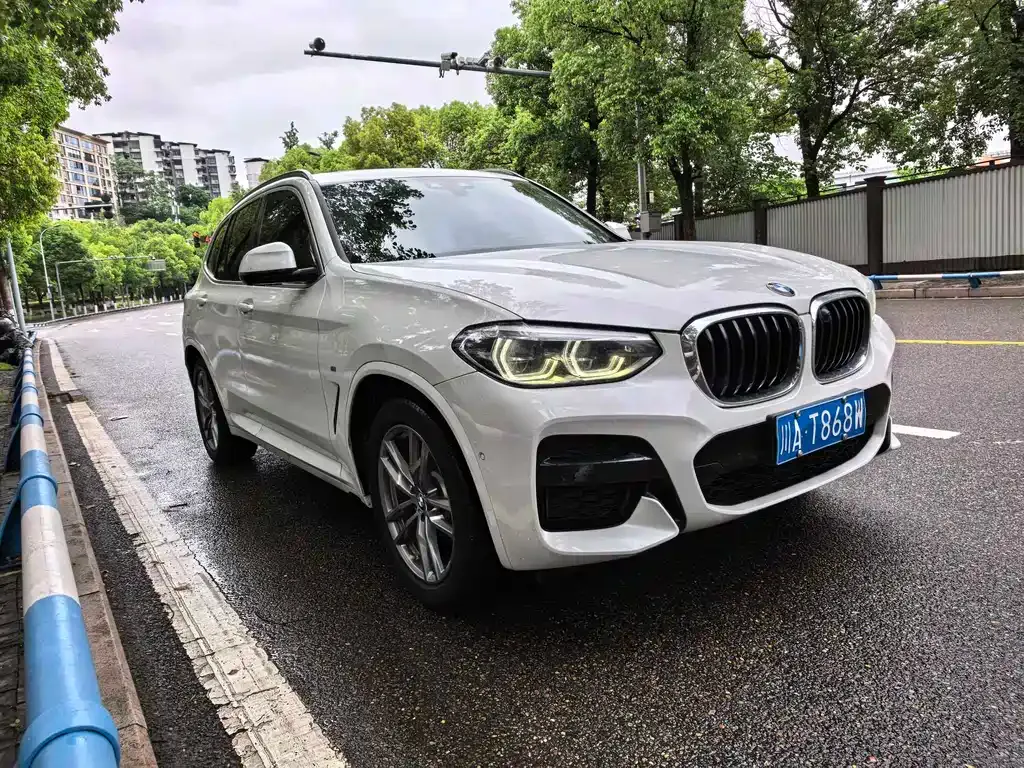 BMW X3 — фото 7