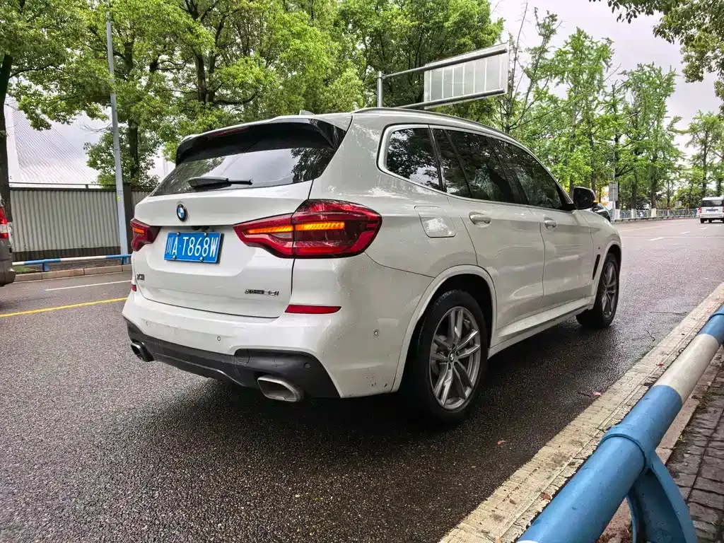 BMW X3 — фото 9