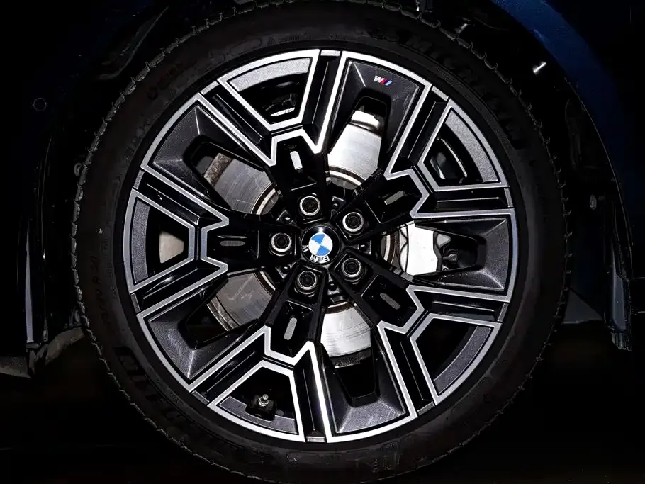 BMW 5 Series — фото 5