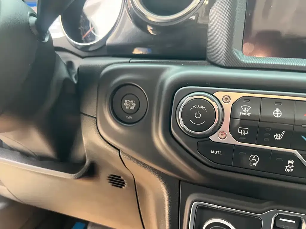 Jeep Wrangler 2024 из CN, фото 2