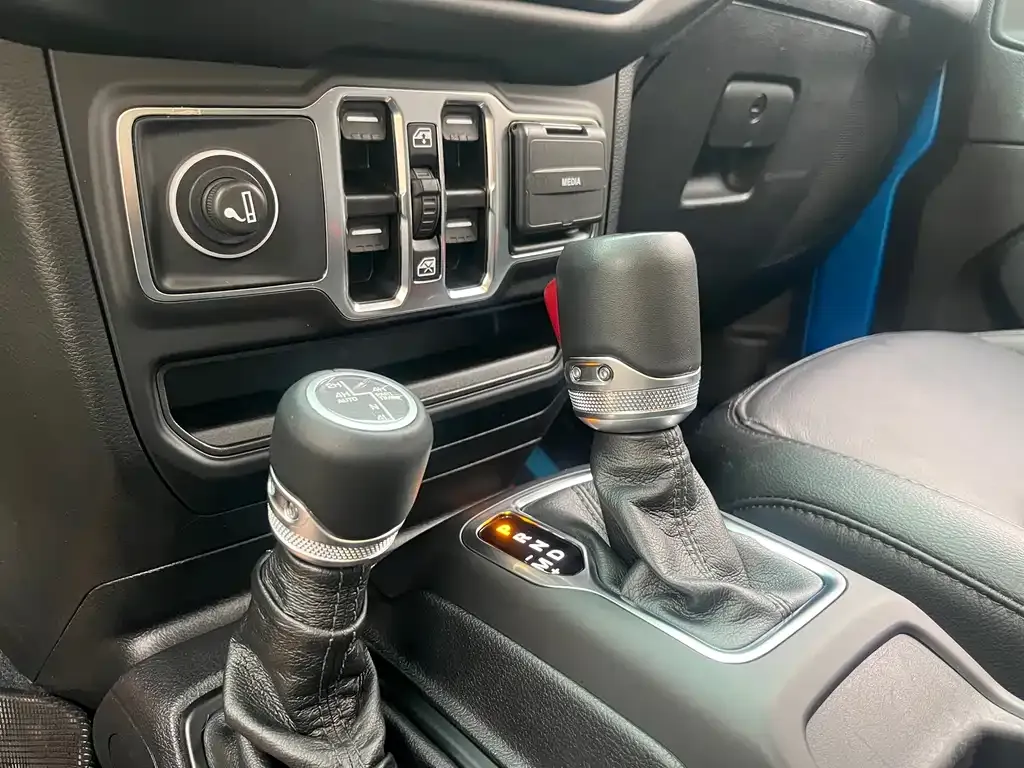 Jeep Wrangler 2024 из CN, фото 4