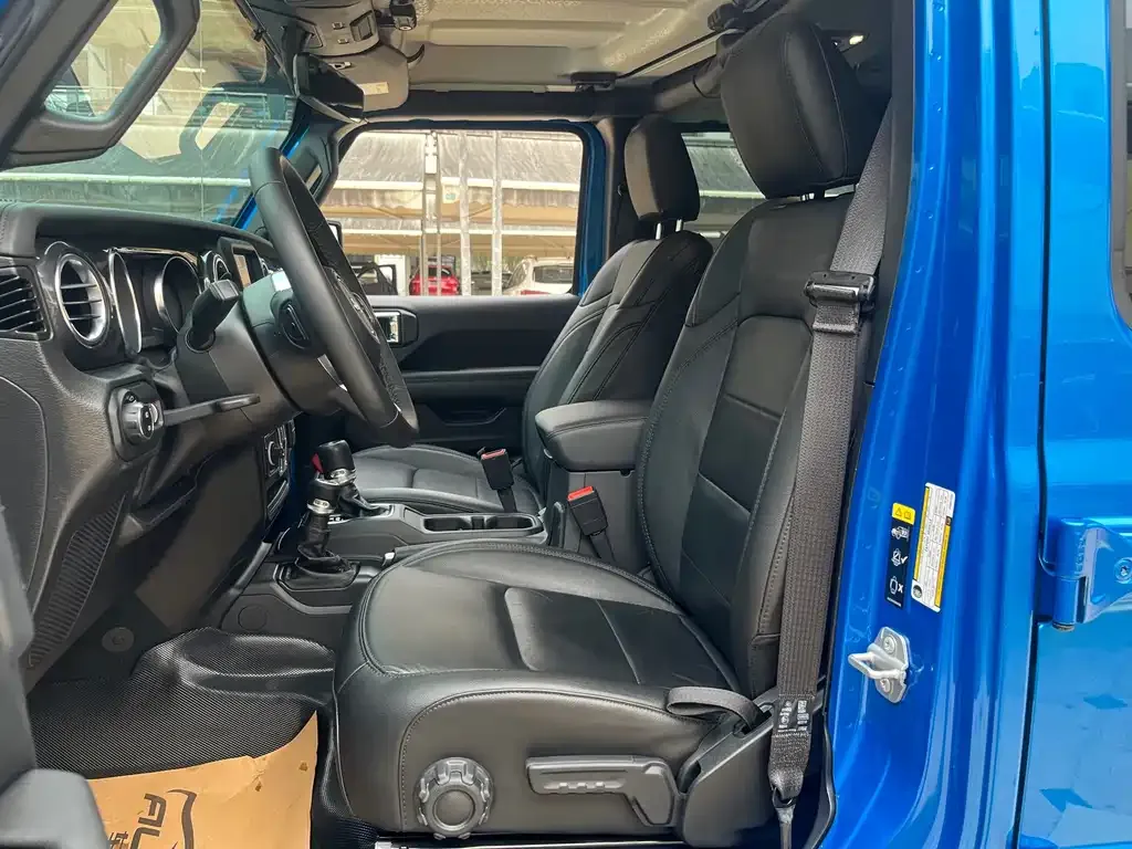 Jeep Wrangler 2024 из CN, фото 9