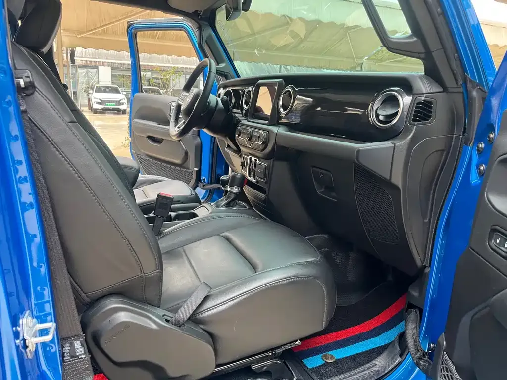 Jeep Wrangler 2024 из CN, фото 3